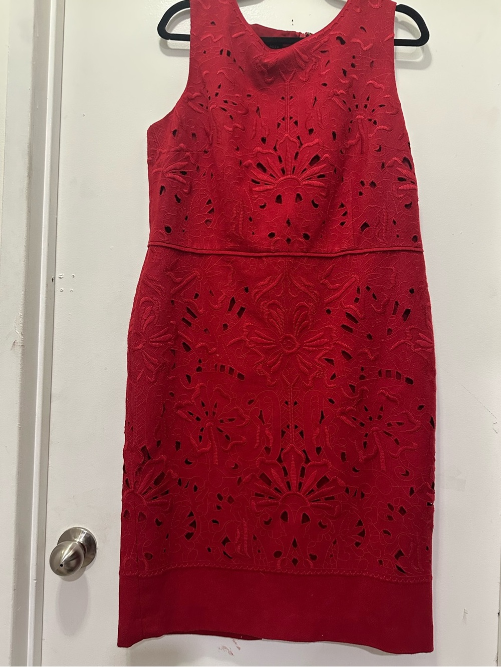 Talbots Red Sleeveless Sheath Dress Laser Cut Floral Quiet Luxury Sz 14